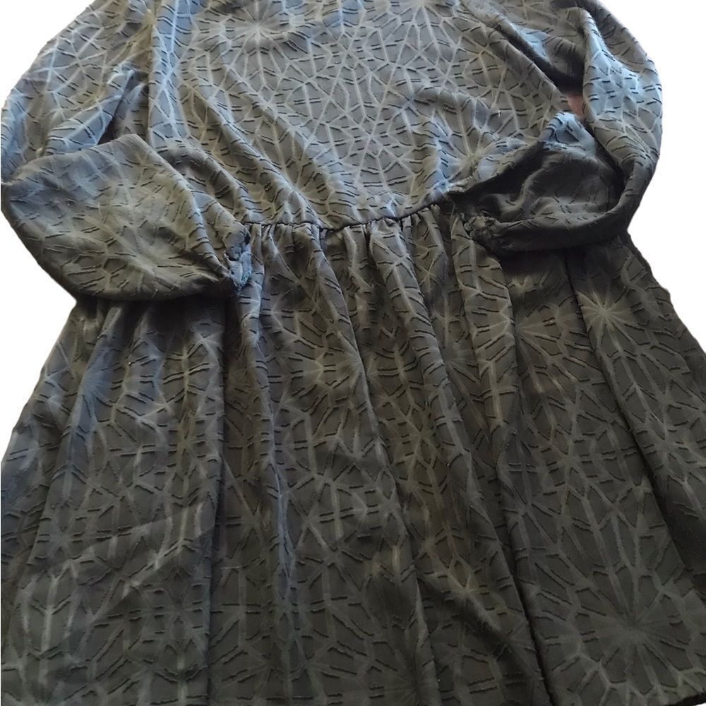 Bow and arrow size small green lined dress lace overlay excellent condition